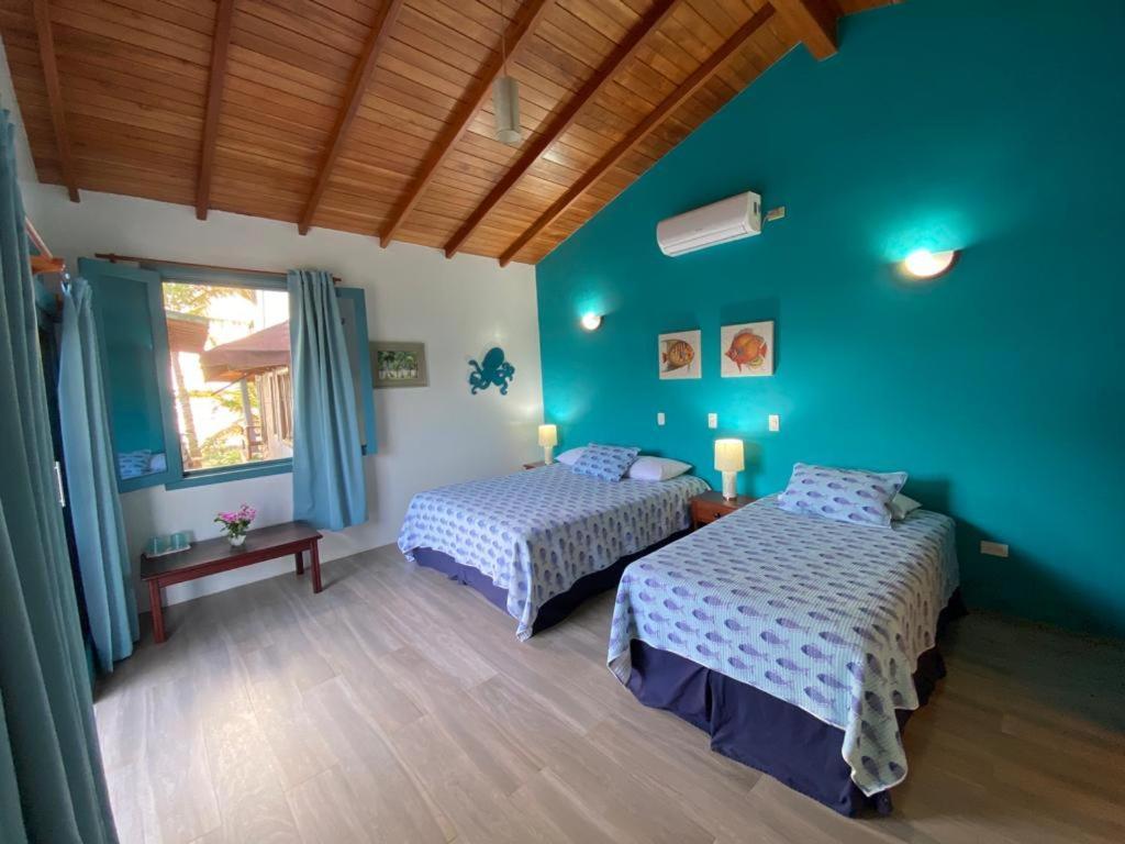 The Isabela Beach House Пуерто-Вільяміль Екстер'єр фото