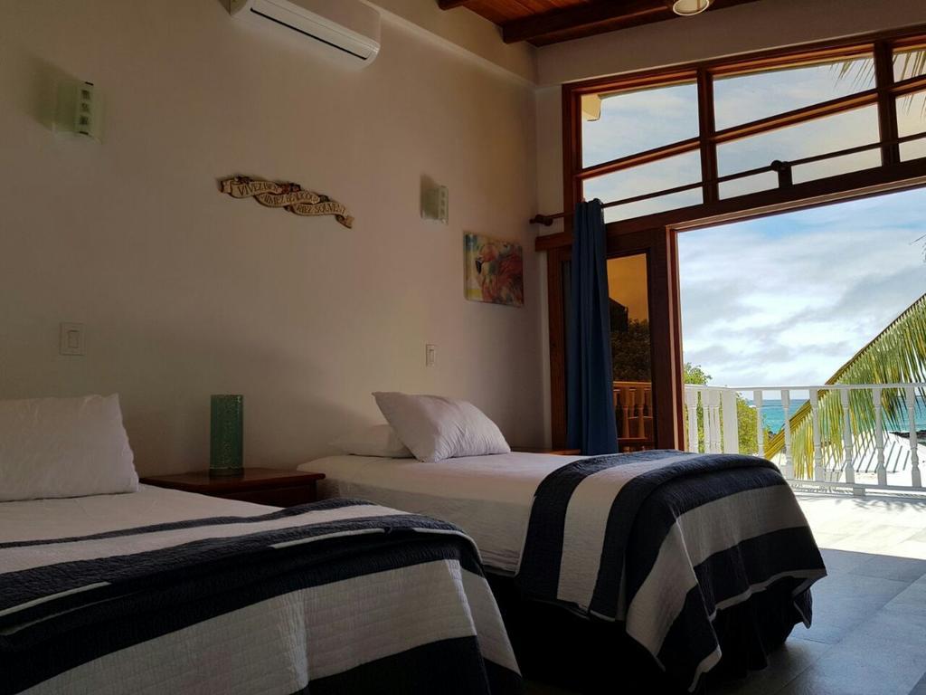 The Isabela Beach House Пуерто-Вільяміль Екстер'єр фото