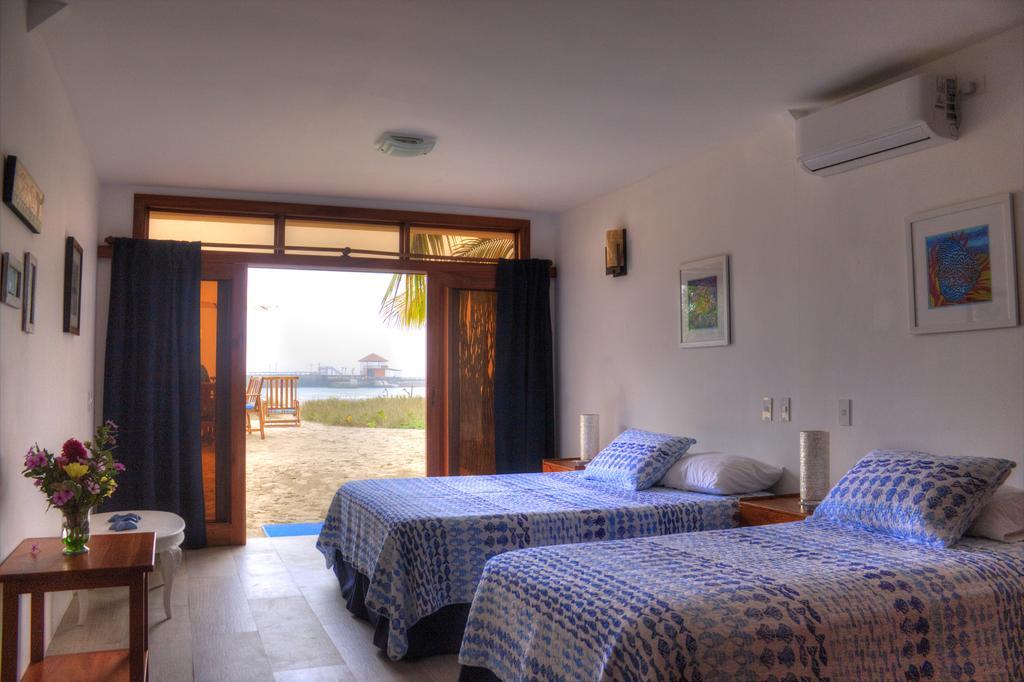 The Isabela Beach House Пуерто-Вільяміль Екстер'єр фото